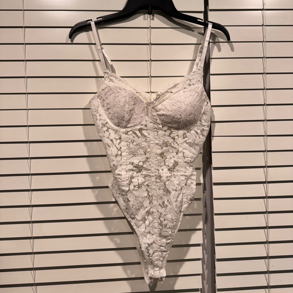 Fashion Nova Lace Bodysuit